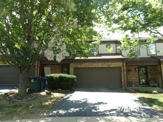 1st image of 11 Oxford Ct