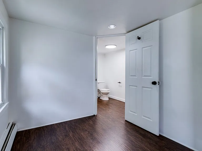 978 Manton Way — Photo 34