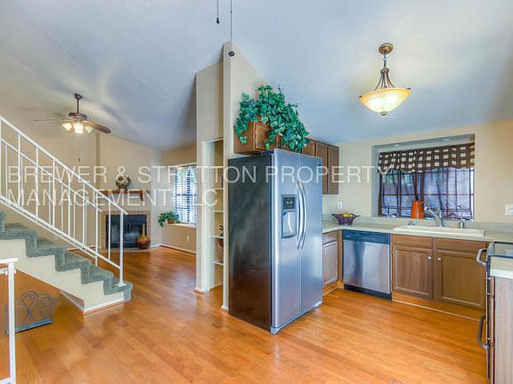 3rd image of 921 W University Dr Unit 1219