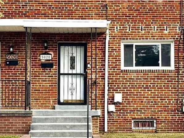 5028 Roseld Ct, Oxon Hill, MD 20745