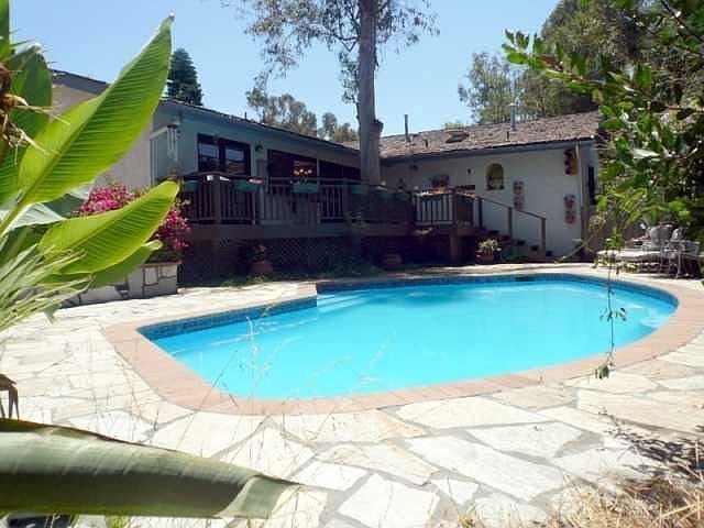 2nd image of 859 Mimosa Ave