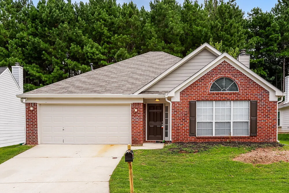 3 bed, 2.0 bath, 1713 sqft, $1,915 — Photo 1