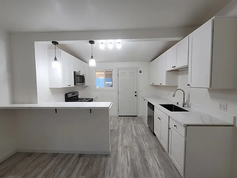To 203 Edwards St SW — Photo 1