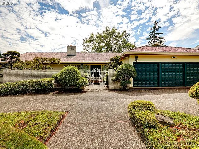 7100 SW Montclair Dr photo 1
