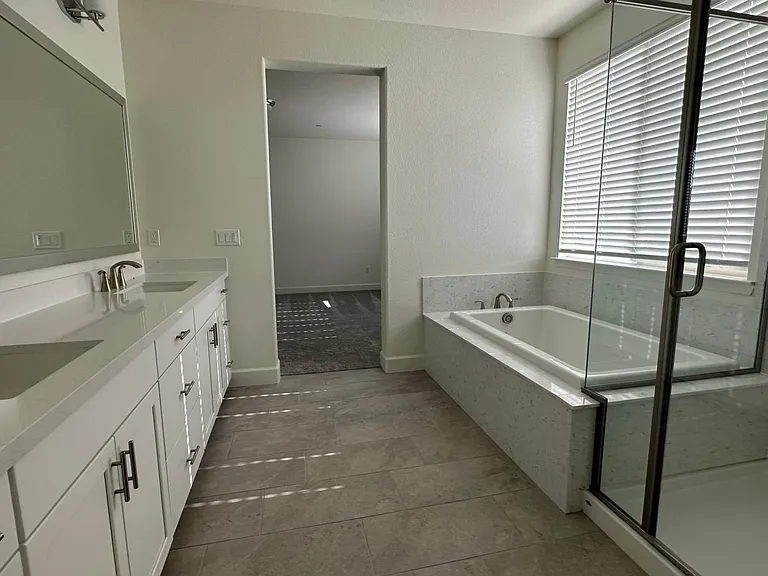 549 Knightsbridge Ct — Photo 25