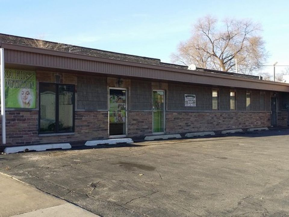 1st image of 215 W Galena Blvd