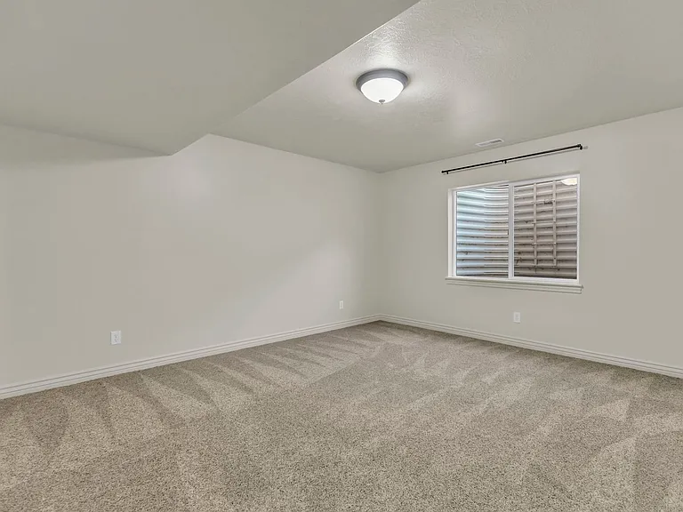832 E Michie Ln — Photo 30