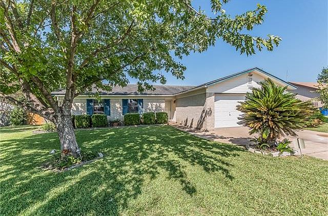 1st image of 221 Green Pasture Dr