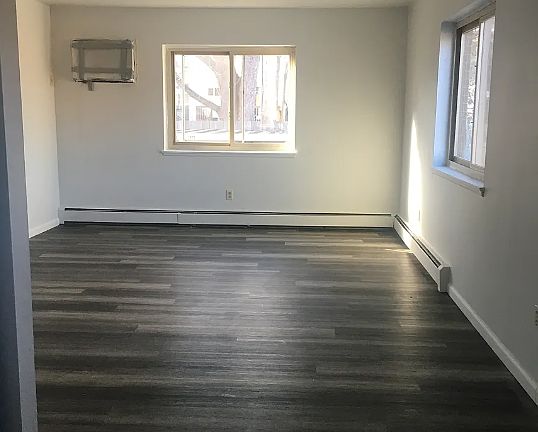 3rd image of 1424 S Pennsylvania Ave APT 13