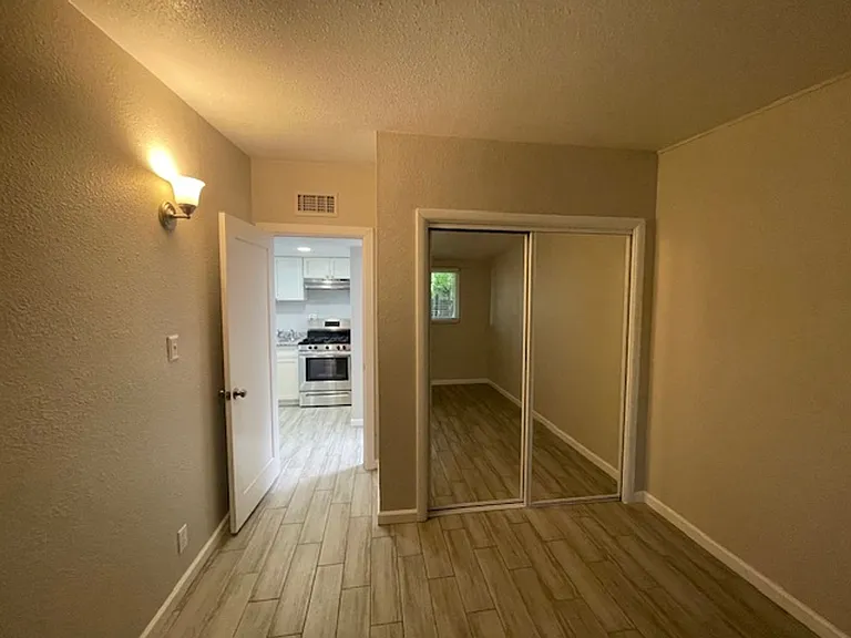 6708 E. Cheery Lynn Rd. — Photo 11