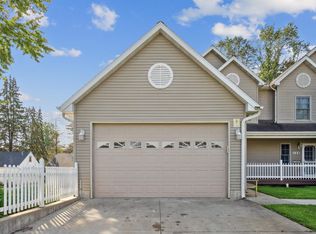 126 Cornwall Ave, Waterloo, IA 50702