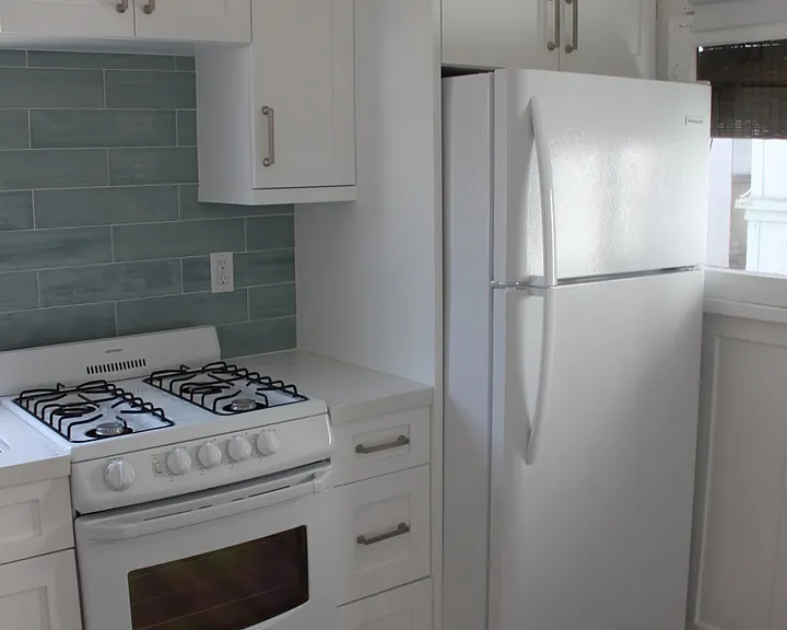 614 W Balboa Blvd — Photo 6
