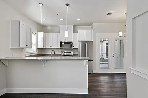 Cedar Crossing Luxury Townhomes Photo 1