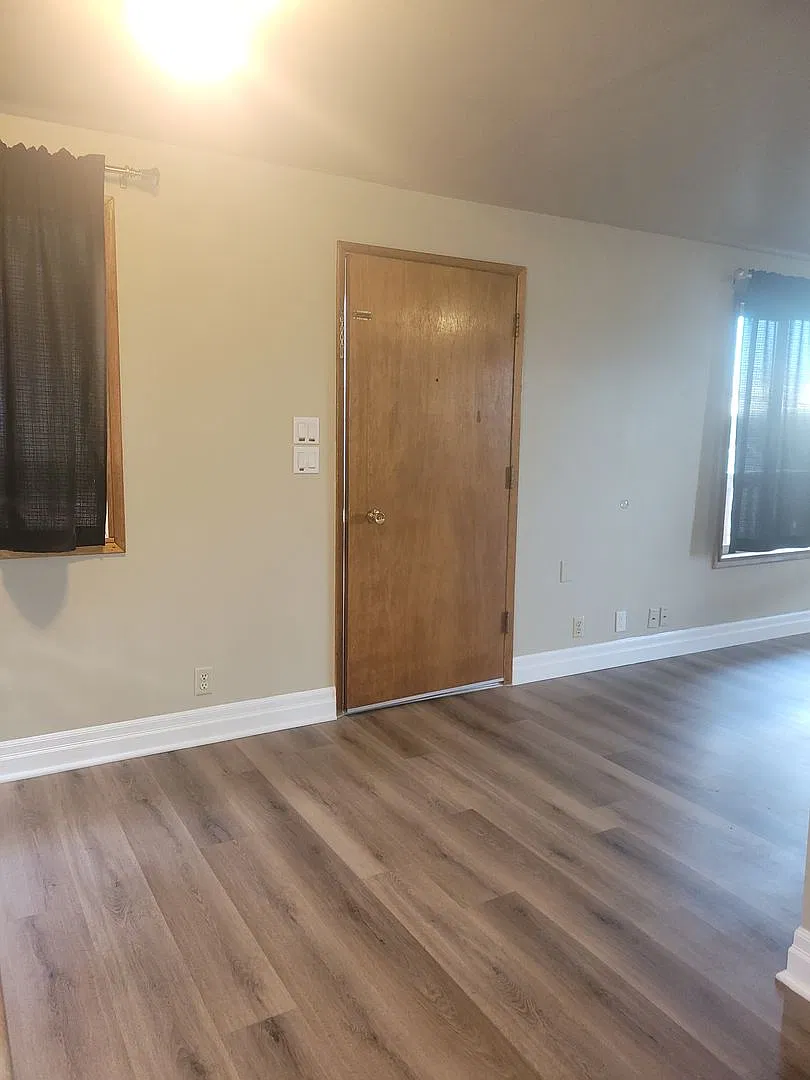 3 Bedroom 2 Bath House W/ Water, Sewer, And Electric Covered — Photo 3