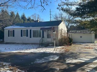 3814 Tienken Rd, Auburn Hills, MI 48326