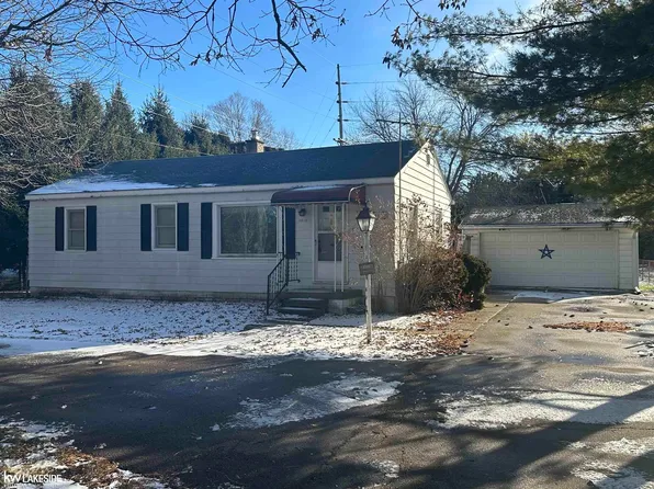 3814 Tienken Rd, Auburn Hills, MI 48326