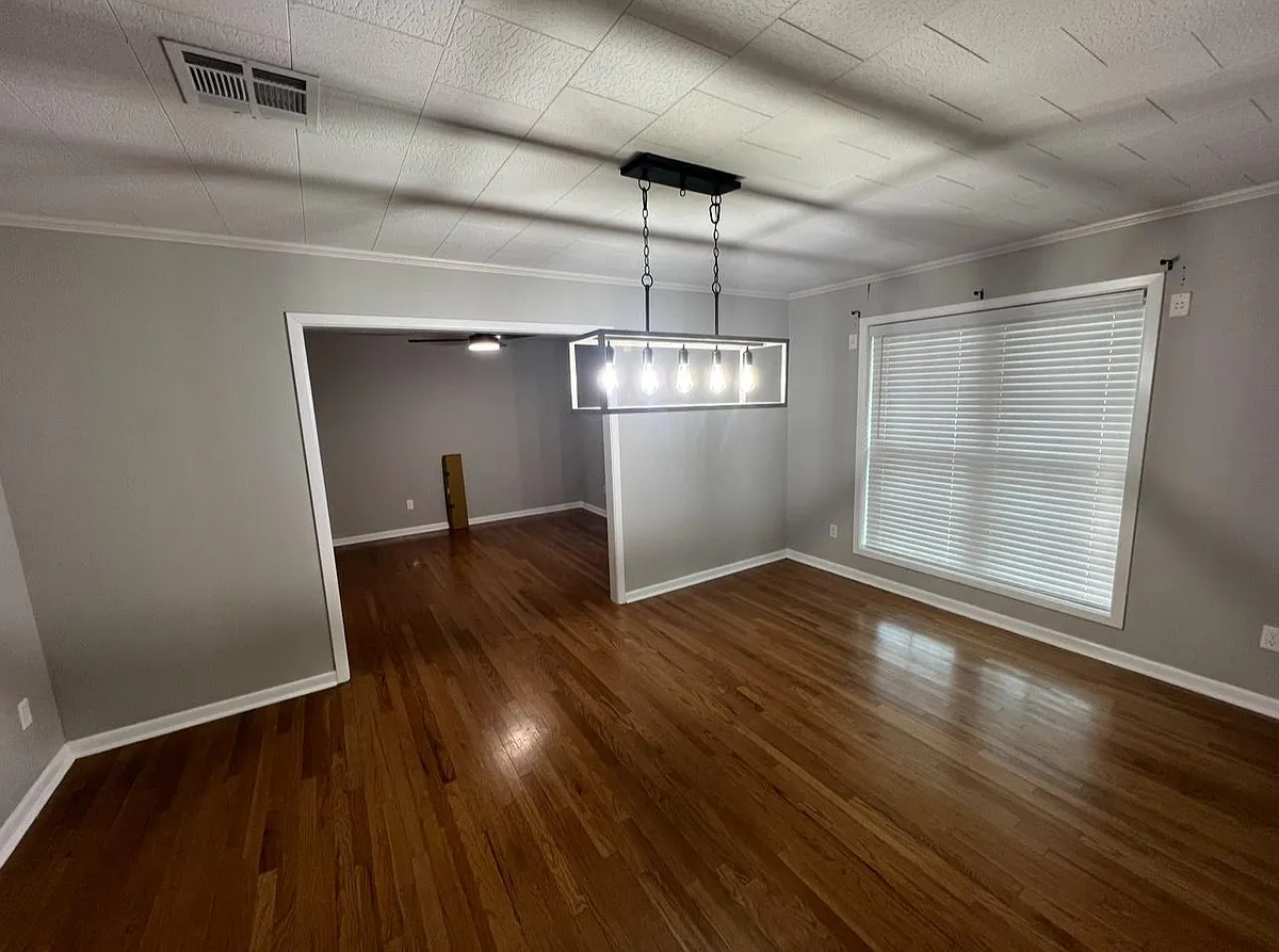 Building Photo - 110 Highland Dr