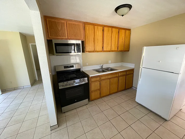 16543 Live Oak St #A — Photo 14