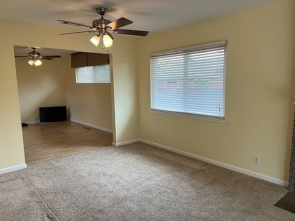 3rd image of 38106 Parkmont Dr