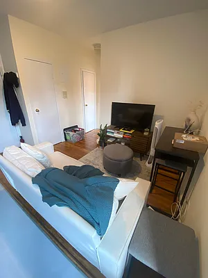 Rented by Bond New York | media 11