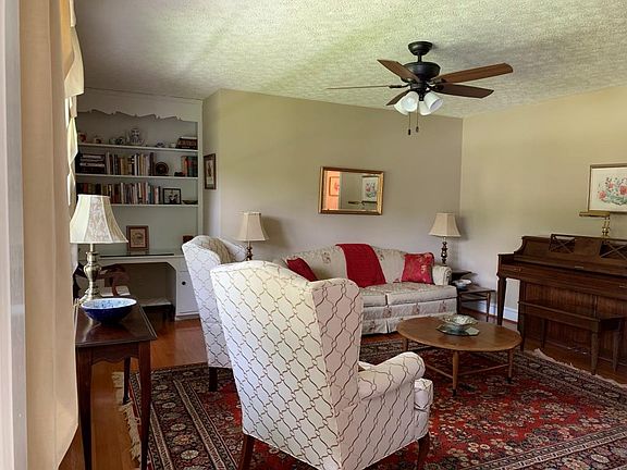 5th image of 122 White Oak Dr
