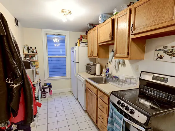 216 Freeman St, Brookline, MA