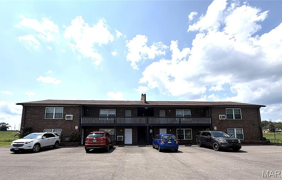 1st image of 961 Belle Valley Dr