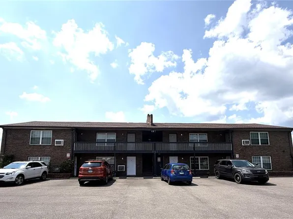 961 Belle Valley Dr, Belleville, IL 62220