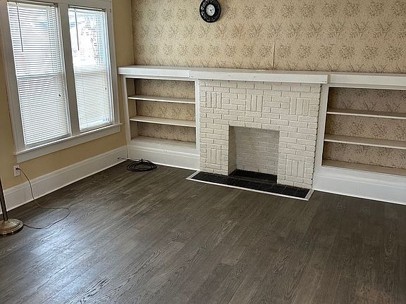 3rd image of 570 Lloyd St