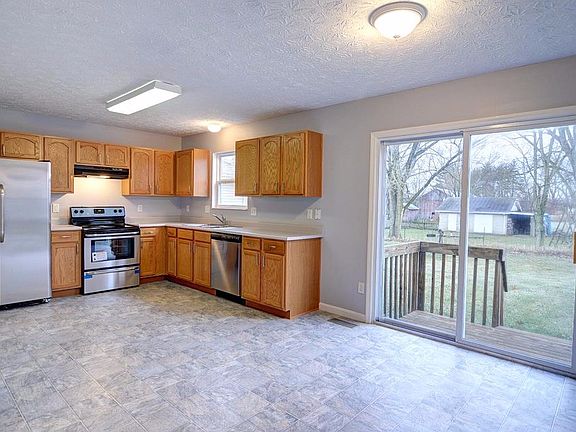 3rd image of 1005 Meadowsweet Dr