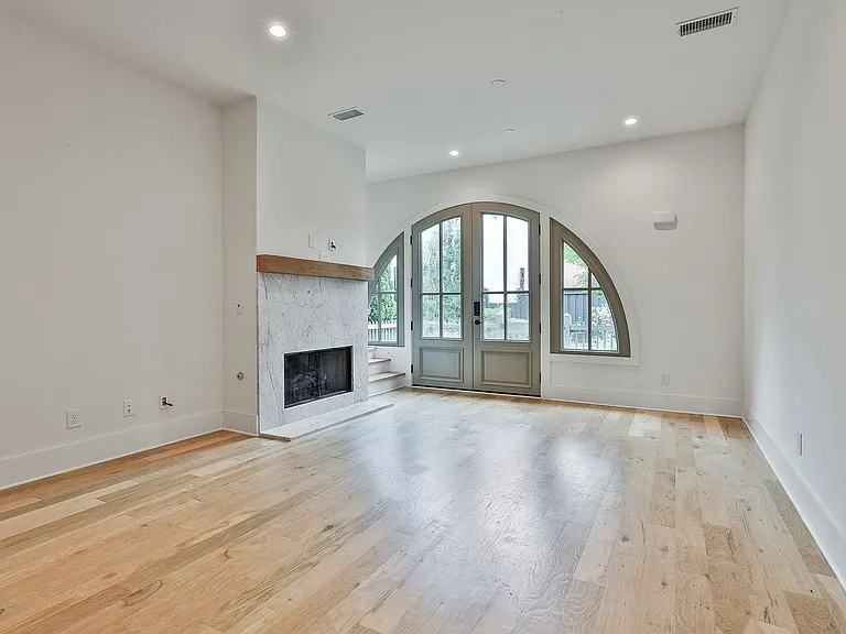 335 Sage Ln — Photo 5