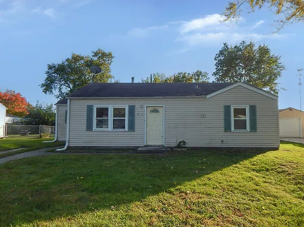 2103 W 69th St, Davenport, IA 52806