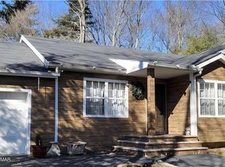 1173 Thunder Dr, Pocono Summit, PA 18346