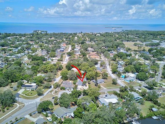 3rd image of 703 Riverside Dr