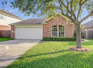 4903 Chase Stone Dr, Bacliff, TX 77518