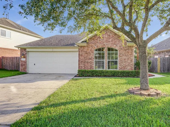 4903 Chase Stone Dr, Bacliff, TX 77518