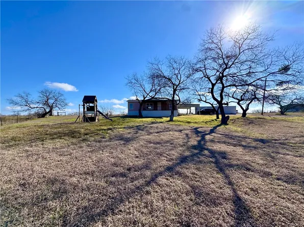 1210 Water Tower Rd, Axtell, TX 76624