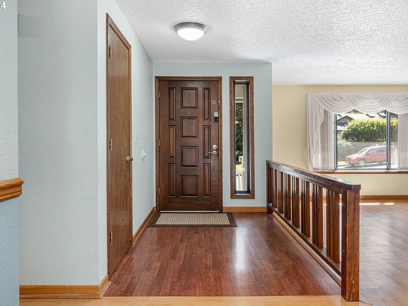 4th image of 11012 NE 30th Ave
