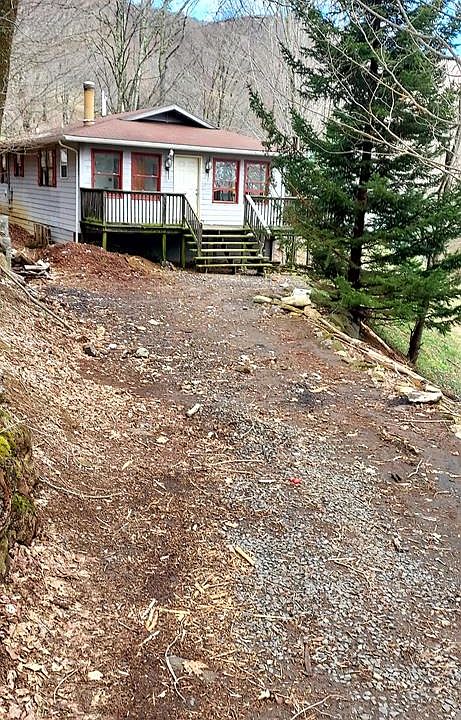 1st image of 56 Laure Ln