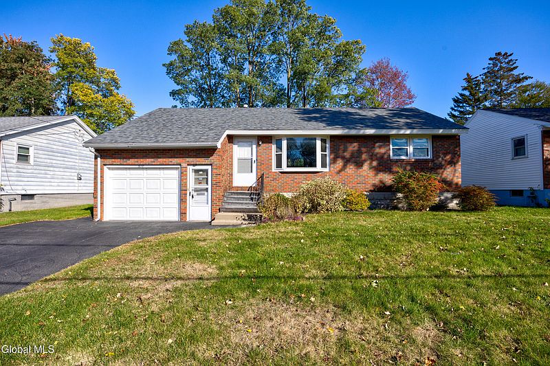 2nd image of 2078 Rensselaer Avenue