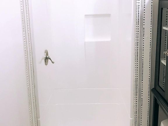5th image of 426 Broadway APT 302