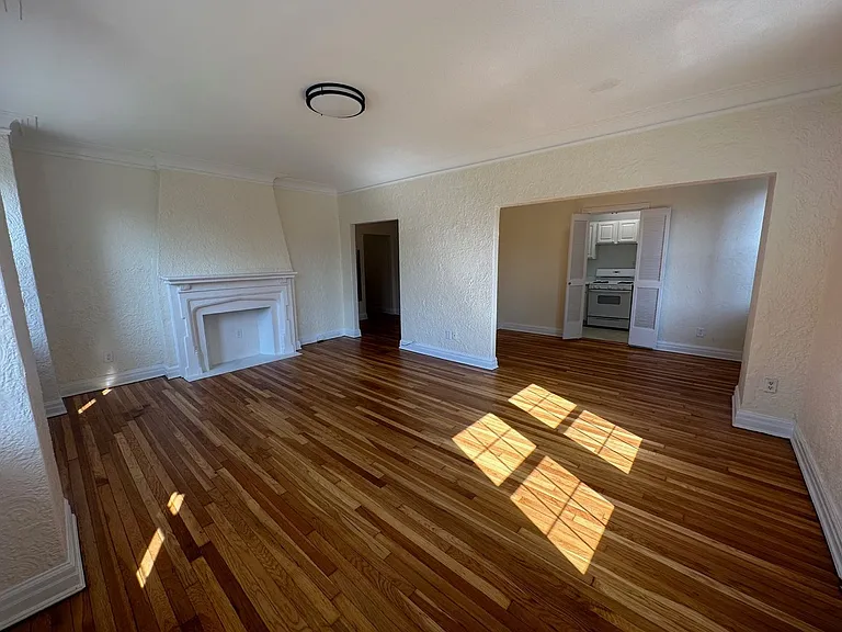 New King Edward Apartments — Photo 283
