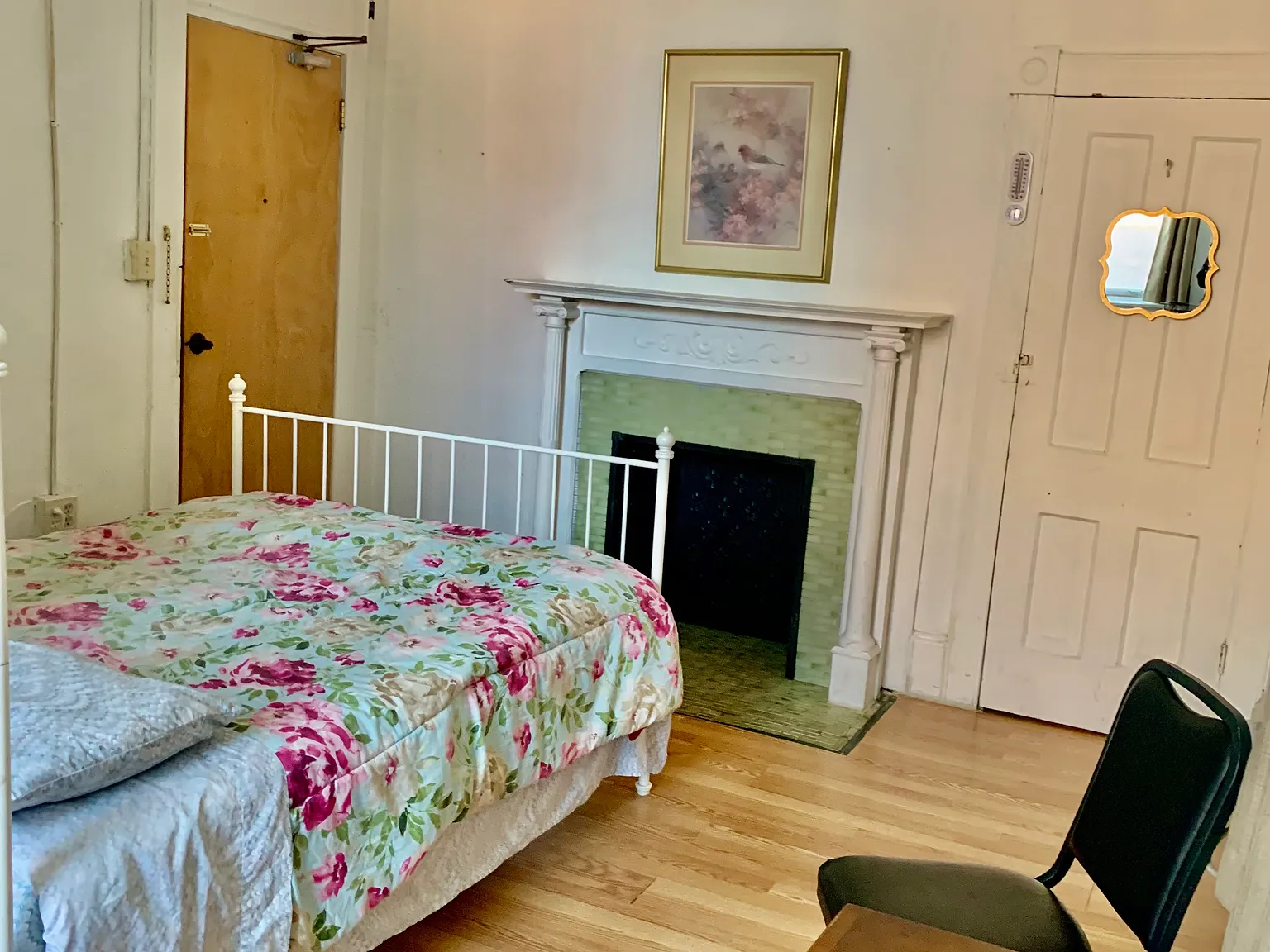 Studio, $595 — Photo 2