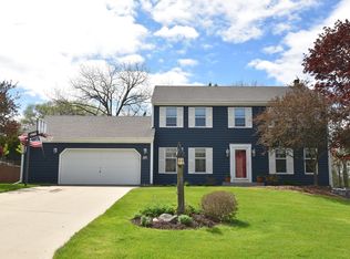 W271N2647 Orchard Ln, Pewaukee, WI 53072