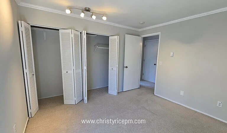 11010 NE 68th St #627 — Photo 10