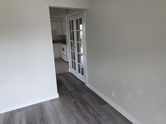 4th image of 665 Brookside Ct