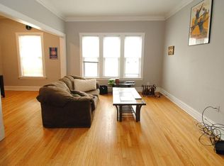 3256 N Southport Ave #2F, Chicago, IL 60657