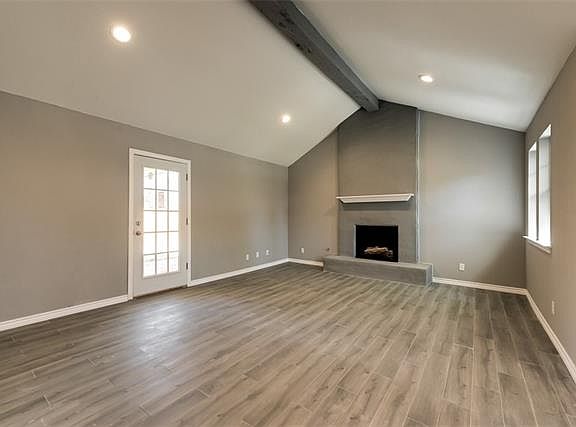 4th image of 1401 White Way