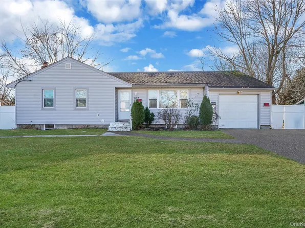 182 New York Avenue, Bay Shore, NY 11706