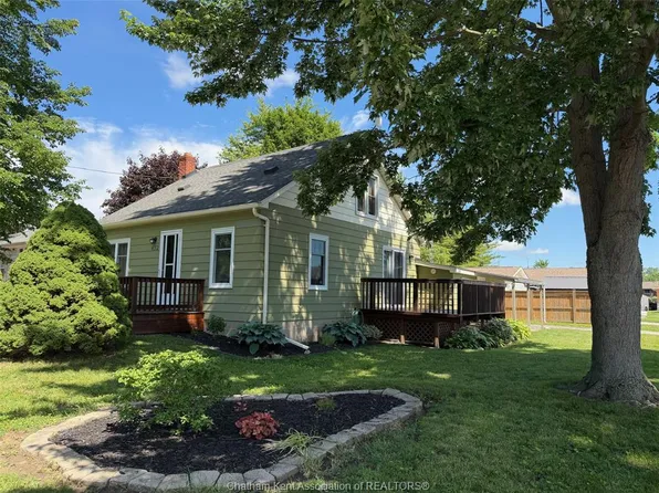 452 John St, Saint Clair, ON N0P 2B0
